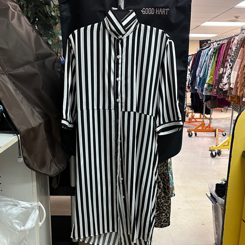 Elegant Black and White Striped Backless Dress